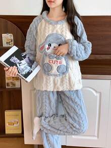 两件套女士珊瑚绒蓬松睡衣套装，长袖上衣和裤子，加厚保暖，蓝色兔子刺绣带口袋，甜美休闲的秋冬睡衣，舒适保暖