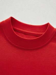 Printed With USA Letters That Combine The Flag And Animal Print Symbolizing Pride, Freedom, And Feminine Energy On A Durable, Comfortable, And Modern 100% Cotton Women's T-Shirt. - 紅色 - 查看 3