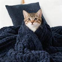 Battilo Beige Chunky Knit Throw Blanket, Soft And Thick Chenille Throw Blanket, 50x60 Handmade Knit Crochet Blanket, Cozy Knot Knitted Throw Blankets Couch Home Decor, Taupe - Navy - 查看 5