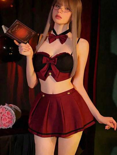 一套角色扮演女学生制服，暗黑风格，性感秘书四件套（包括领结、胸罩、百褶裙和丁字裤）；万圣节圣诞节红色角色扮演可爱女学生服装，适合夜总会表演。