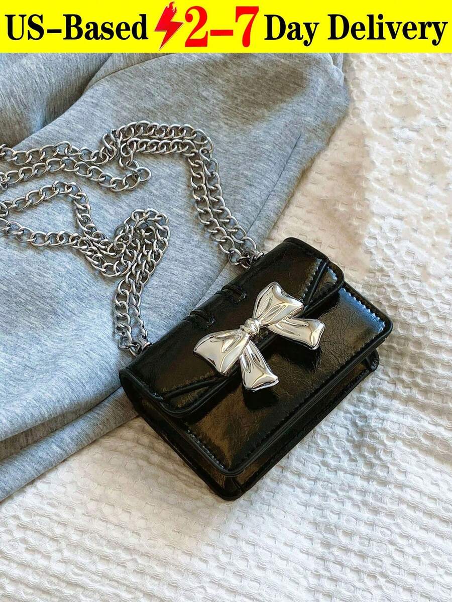 [US-Based Shipping]A New Fashionable Mini Square Bag For Fall And Winter Season, Hardware Bow Decoration, Flap Opening, Metal Double Chain, Small Capacity Lightweight Minimalist Crossbody Bag. Suitable For Women's Daily Life Leisure And Student Use Coin Purse, Fashionable Bow Purse For Women,Women's Bow Knot Chain Cross Body Handbag Flap Mini Squared Shoulder Bags,Elegant PU Leather Shoulder Bag For Women With Chain Detail,For Party Wear From Office Commutes To Casual Shopping Trips Elegant,Women's Fall Clothing Winter Clothing Christmas Halloween Gift Pumpkin Skeleton Fall Spider Autumn Velvet Furry Party Fuzzy Plush,Black Purse Purses And Bags Women Tote Bag Bags For Women Silver Purse Carteras Para Mujer Y2k Crossbody Bags For Women Bolsos Para Mujer Fall Clothes For Women Wallet Shoes Clear Purse Tote Bags For Women Black Bag Clear Bag Purses For Women - 黑色 - 查看 1