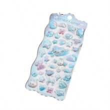 1张3D立体塑料真空趣味贴纸，水晶钻石卡通装饰贴纸，3D可爱浮雕贴纸，适用于贴纸书、日记本、笔记本电脑、冰箱、卡通DIY手机壳装饰。该设计适合家居、生日、派对、万圣节、圣诞节等场合。