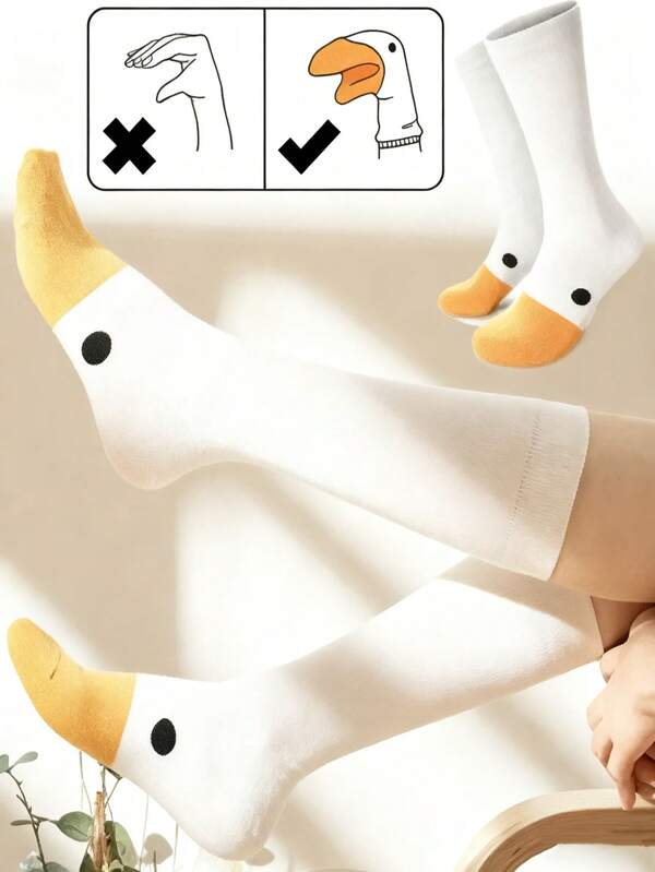1 para uroczych i zabawnych skarpetek do połowy łydki z motywem gęsiej głowy, sportowy strój na co dzień z zabawnymi skarpetkami z hip-hopowymi kaczkami i kaczkami. Idealne na co dzień, na trening lub do fitnessu – te uniwersalne skarpetki do połowy łydki w kreskówkowym stylu to must-have zarówno dla mężczyzn, jak i kobiet.
