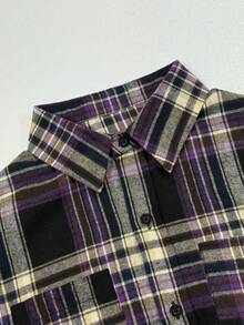 女士经典紫色格子夹克，翻领，长落肩袖，纽扣细节和口袋