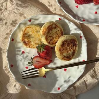 1 pieza Plato de postre cerámico de 8 pulgadas, plato de cena cerámico rojo con corazón hecho a mano, adecuado para servir postres, frutas, galletas, aperitivos, sushi, apto para microondas y lavavajillas, excelente para reuniones, fiestas, días festivos, idea de regalo