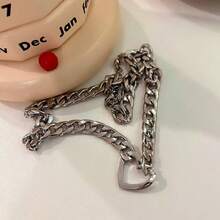 1 pieza Collar de cadena cubana de estilo vintage plateado con colgante de corazón hueco, delicado y único