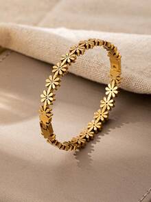 1 Pc 18K Gold Color Four Leaf Clover Hollow Out Heart Shape Stainless Steel Bangles Set - Fashionable Women Stacked Daisy Flower Bracelet - Jewelry For Daily Wear