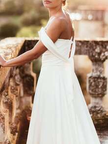 Elegant Romantic Off Shoulder A Line Satin Wedding Dress Registration,Country Wedding Dress,Evening Party Dress Birthday Party Dress,Romantic Church Ceremony Wedding Dress,Suitable For Wedding,Dating,Party,Singles' Party,Vacation,Formal Occasions,Dinner Dress,Prom Dress,Homecoming Dress,Cocktail Party,Wedding Guest Dress,Graduation - 白色 - 查看 5
