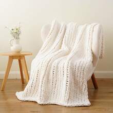 Battilo Beige Chunky Knit Throw Blanket, Soft And Thick Chenille Throw Blanket, 50x60 Handmade Knit Crochet Blanket, Cozy Knot Knitted Throw Blankets Couch Home Decor, Taupe - Cream - 查看 2