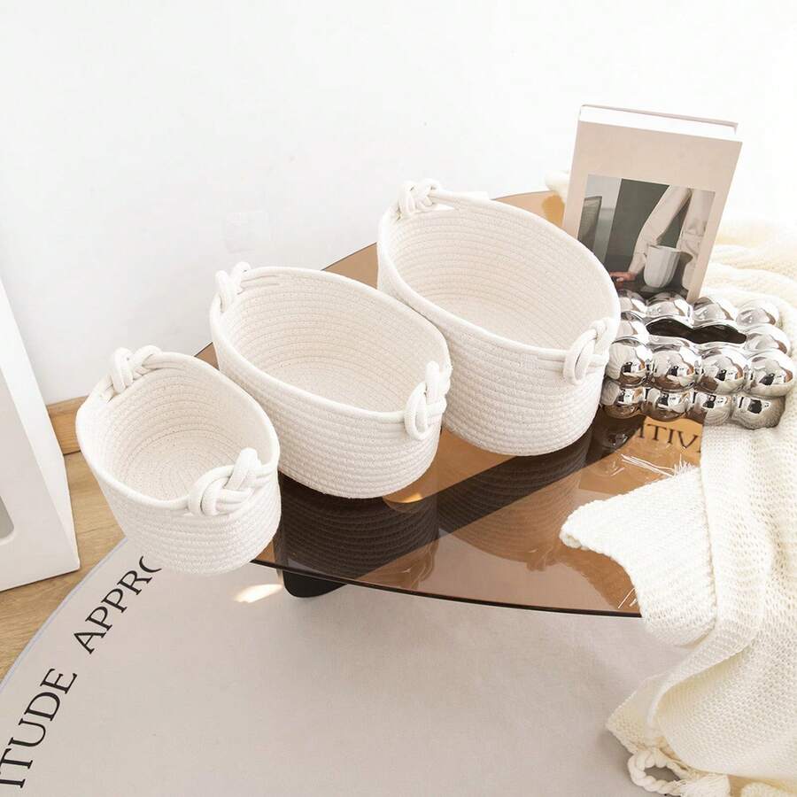 北欧风创意收纳篮，可收纳衣物、玩具、配饰、钥匙、化妆品等——多功能收纳箱，适用于家居、客厅、卧室、儿童房和橱柜，节省空间，带提手，触感柔软，轻巧耐用，可折叠收纳，方便存放，让日常必需品井然有序、触手可及，简洁的线条、中性色调和波西米亚风装饰，完美契合极简主义室内设计，是日常便利和整洁家居装饰的理想之选。 - 白色 - 查看 1