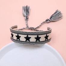 1 chiếc vòng tay ngũ giác thêu thủ công - Đen và trắng - Xem 4