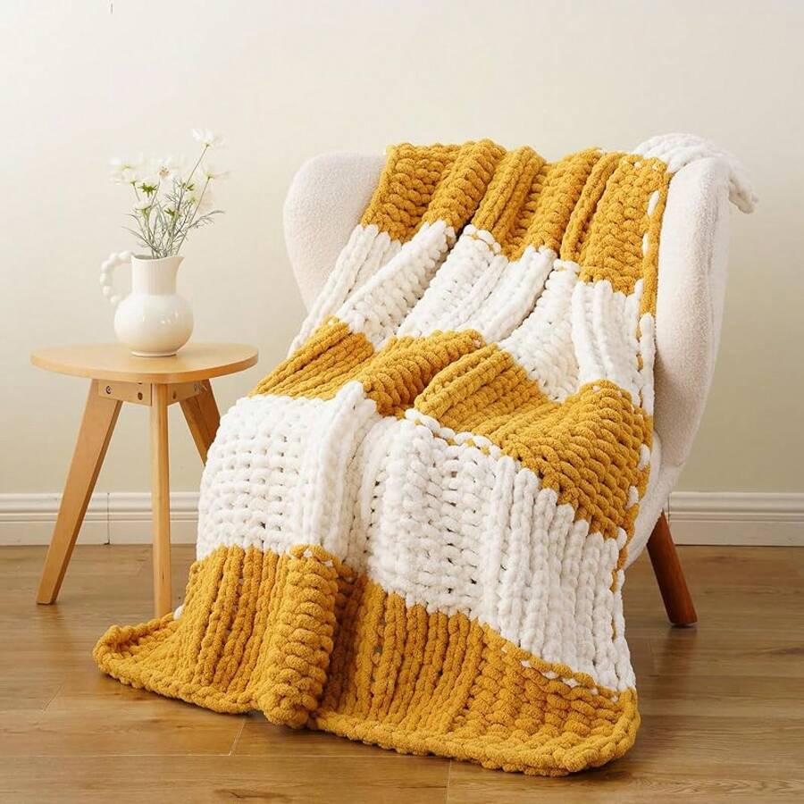 Battilo Beige Chunky Knit Throw Blanket, Soft And Thick Chenille Throw Blanket, 50x60 Handmade Knit Crochet Blanket, Cozy Knot Knitted Throw Blankets Couch Home Decor, Taupe - 黃白 - 查看 1