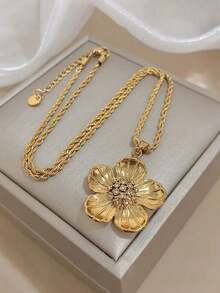 1pc Stainless Steel Necklace, Vintage Gold Flower Pendant, Thick Twisted Chain, Fashion Charm Necklace For Women, Mother's Day Gift, Valentine's Day Gift, New Year Party Gift, Holiday Gift, Anniversary Gift