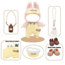 Latzhose, Hutset mit Wasserflasche Anhänger, Hund Anhänger, Schuhe (ohne Plüschpuppe, nur Kleidung und Accessoires)