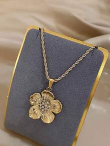 1pc Stainless Steel Necklace, Vintage Gold Flower Pendant, Thick Twisted Chain, Fashion Charm Necklace For Women, Mother's Day Gift, Valentine's Day Gift, New Year Party Gift, Holiday Gift, Anniversary Gift