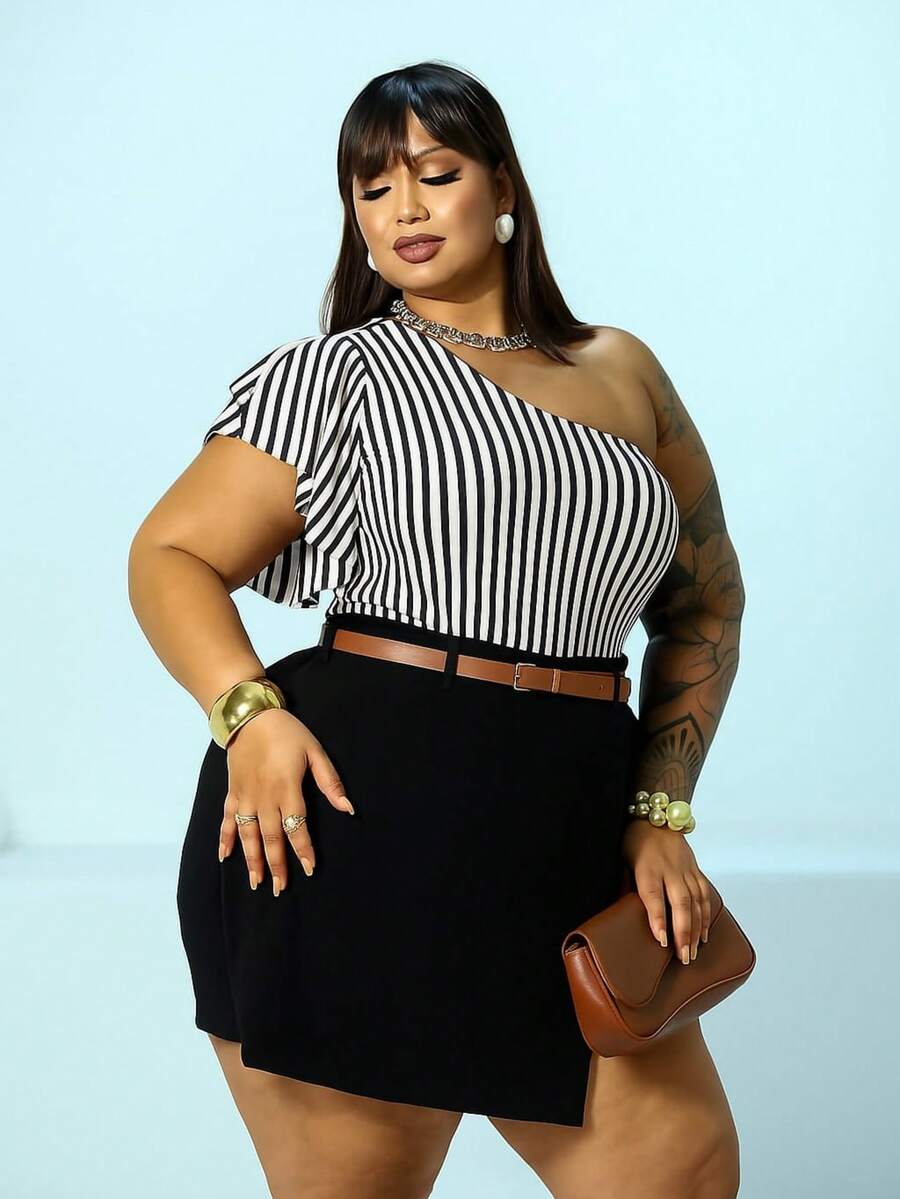 Women's Plus Size Suplex Crop Top With Padded Mule Sleeve With Ruffle - Blanco y Negro - Ver 1