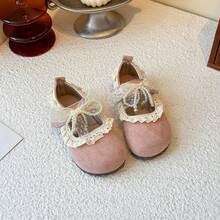 Giày bé gái dáng rộng bán chạy nhất năm 2025, giá ưu đãi có hạn, quà tặng hoàn hảo cho kỳ nghỉ lễ (Giáng sinh/Năm mới), giày bệt công chúa kiểu Hàn Quốc INS dễ thương, phù hợp cho bé gái 3-12 tuổi, chất liệu cao cấp, trang trí ren và ngọc trai giả, thiết kế thoải mái, đế mềm chống trượt, bé yêu thích, mẹ lựa chọn thông minh, phù hợp cho cả trong nhà và ngoài trời. #Giày trẻ em dáng rộng #Quà tặng lễ hội cho bé gái #Giày bé gái giá ưu đãi có hạn #Giày dễ thương chống trượt - Hồng - Xem 18