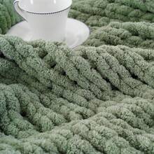 Battilo Beige Chunky Knit Throw Blanket, Soft And Thick Chenille Throw Blanket, 50x60 Handmade Knit Crochet Blanket, Cozy Knot Knitted Throw Blankets Couch Home Decor, Taupe - 綠色 - 查看 5