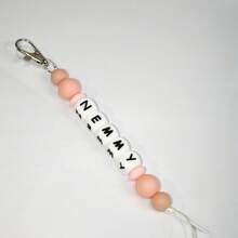 1 pieza Llavero personalizado de bola de silicona redonda, letras inglesas personalizadas, llavero con nombre, accesorios para bolsos, regalos para familiares y amigos, accesorios de vestir, elegante otoño, novio, novia, familia, amigos, baratijas - llavero de cuentas de madera - Ver 78