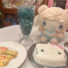 Sanrio 三丽鸥系列奶嘴、泰迪熊、Hello Kitty毛绒玩具、My Melody、Kitty猫咪吊坠、钥匙扣、包包配件、生日礼物、男女童礼物、圣诞节礼物 - 彩色 - 查看 3