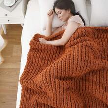 Battilo Beige Chunky Knit Throw Blanket, Soft And Thick Chenille Throw Blanket, 50x60 Handmade Knit Crochet Blanket, Cozy Knot Knitted Throw Blankets Couch Home Decor, Taupe - 焦糖 - 查看 6