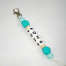 1 pieza Llavero personalizado de bola de silicona redonda, letras inglesas personalizadas, llavero con nombre, accesorios para bolsos, regalos para familiares y amigos, accesorios de vestir, elegante otoño, novio, novia, familia, amigos, baratijas - llavero de cuentas de madera - Ver 47