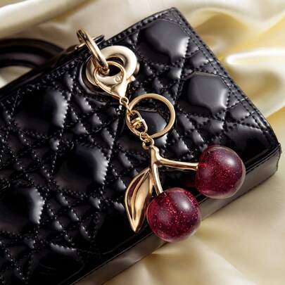 1pc Large/Medium Size Cherry Pendant, New Big Cherry Shape Crystal Pendant Key Chain, Sparkling Cherry Keyring Charm With Clip, Shiny Resin And Metal Materials, For Women Wallet And Bag Car Accessories Bag Charm School Cute Goth Y2k,Perfect Christmas Gift, Gift For Girlfriend, New Year's Gift. Bag Charms Car Accessories Teacher Sister Gift Ideas