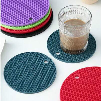 5-Piece Set Of Silicone Mats (Random Colors) - Multifunctional Honeycomb Design, Suitable For Hot Plates, Pots And Baking Sheets - Essential Kitchen Accessories, Coasters, Silicone Potholders, Home Placemats, Bowl Mats, Casserole Anti-Scalding Pot Mats, Bowl Mats, Dinner Plates, High Temperature Resistant Table Mats