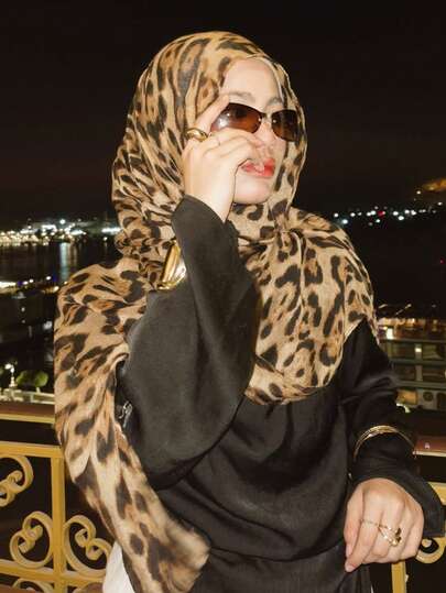 1pc Women Scarf Balinese Gauze Autumn Leopard Print Lightweight Long Scarf, Balinese Floral Pattern Versatile Hijab