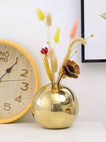 Questo elegante e lucido vaso sferico dorato è una scelta ideale per la decorazione della casa, perfetto per esporre fiori secchi e freschi, aggiungendo un tocco di moda a qualsiasi ambiente. È la scelta perfetta per decorare soggiorni, camere da letto, uffici o giardini, e rappresenta anche un ottimo regalo o ornamento. La sua estetica moderna può migliorare lo stile di arredamento degli interni. - Multicolore - Visualizzare 7