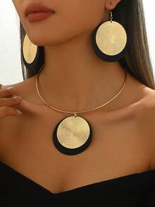 2pcs/Set Autumn/Winter Exaggerated Minimalist Style Gold & Black Contrast Geometric Circle Laser Pattern Pendant Earrings Necklace Jewelry Set, Suitable For Party, Vacation, And Everyday Wear - Golden Yellow+Black - View 5