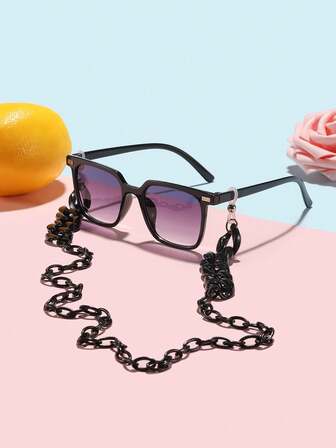 1 套 1 副男孩和女孩 4-12 岁休闲基本款矩形时尚纯色眼镜和 1 副黑色环形眼镜链，适合节日出游、日常服装搭配和节日礼物