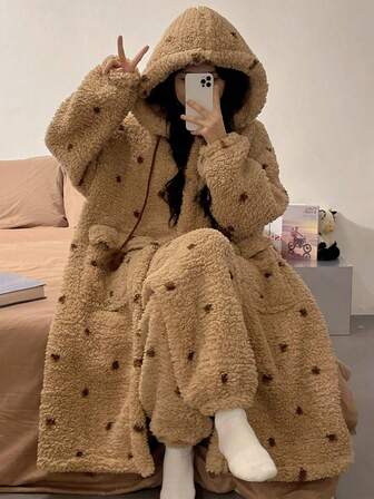 女式超暖泰迪羊毛连帽浴袍 - 超大波尔卡圆点家居服，配有绒球抽绳和宽敞的口袋，超柔软毛绒浴袍，适合居家休闲、读书角、舒适的电影之夜和寒冷冬日的差事