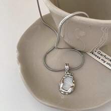 1pc Minimalist Asymmetrical Pendant Necklace For Women, Simple Monochrome Non-Fading Snake Bone Chain, Suitable For Couples, Sweater Chain Accessories