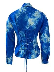 女式蓝色扎染长袖衬衫领衬衫，正面有纽扣和系带细节，常规版型涤纶上衣 - 藍色 - 查看 4