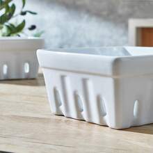 Ceramic Berry Basket Square Fruit Bowls With Holes Berry Bowl Colander Fruit Basket For Kitchen Décor - 5.8" Berry Containers For Fridge, Set Of 2, White - 白色 - 查看 6