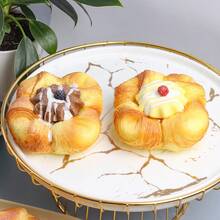 全新逼真面包道具，慢回弹减压挤压玩具，适用于甜点桌装饰、生日派对、节日派对、餐桌食物展示 - 彩色 - 查看 3