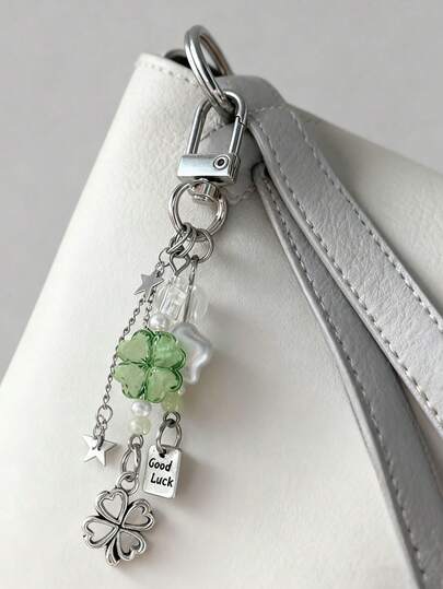 波西米亚风四叶草钥匙扣/手机挂绳 – 现代手工串珠幸运符挂绳，饰有金属星星，简约美学配饰，适用于包包、手机和汽车，送给朋友、情侣的礼物，日常百搭（款式随机）