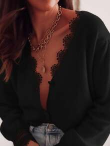 Suéter de mujer de cuello en V de manga larga, con encaje de contraste delicado y botones delanteros, longitud regular, estilo casual elegante y minimalista, adecuado para uso diario, tejido de punto de otoño/invierno en color negro - Negro - Ver 3