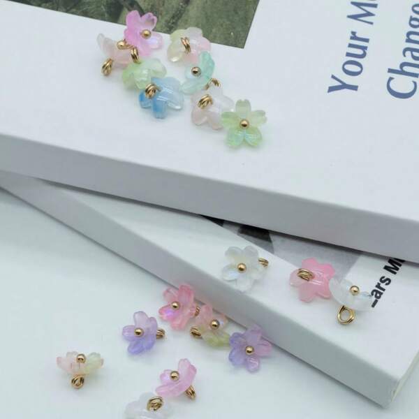 10 PIEZAS de botones decorativos florales pequeños y brillantes de colores variados, suministros de artesanía y arte en colores surtidos, botones de arte popular, diseño pintado a mano, botones para ropa, diseño de moda versátil, adecuados para vestidos de mujer, ramos de boda DIY, caja de regalo, accesorios de costura DIY