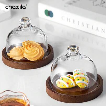 choxila 1 صينية حلوى خشبية مع غطاء زجاجي. يمكن استخدامها كحامل كيك، صينية صغيرة، طبق تقديم وصحن حلويات. مثالية لتقديم الشاي بعد الظهر، كما أنها مناسبة للغرفة النوم والصالة والفندق والتخييم. كذلك خيار رائع للهدايا في المناسبات والتجمعات المنزلية.