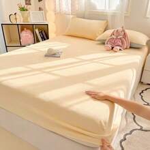 1pc Soft Flannel Mattress Protector Cover, Warm For Winter, Machine Washable, Without Pillowcase, Mattress Pad Cover