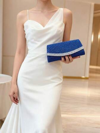 时尚优雅的晚宴手拿包，奢华水钻装饰派对手提包，百搭正式礼服，经济实用，适合生日派对、盛大晚宴、情人节、圣诞节等场合。