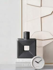 1个方形花瓶，乡村风格家居装饰，简约北欧波西米亚风格，适用于客厅、置物架、餐桌、书架、壁炉架和玄关装饰。