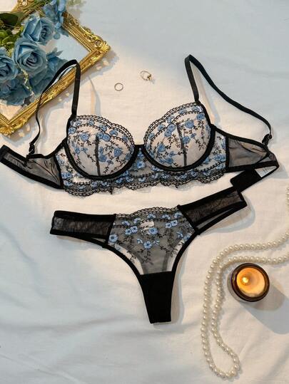 1sets Of 2 Pieces Women's Blue Sexy Underwear Set - Elegant Romantic Bra With 3D Embroidered Flowers, Two Pieces Set Of Bra And Thong In Sensual Embroidery Design, Comfortable Home Style Lingerie