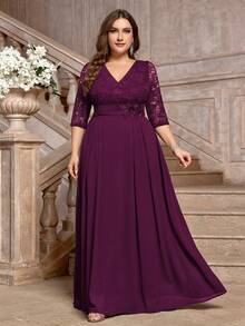 Vestido longo de festa formal com decote em V, renda floral contrastante, apliques bordados em chiffon e cintura marcada. Ideal para o Dia dos Namorados, baile de formatura, casamento, festas de boas-vindas e jantares. Perfeito para ocasiões especiais como formatura, baile de gala e jantares. - Vermelho Acastanhado - Ver 6