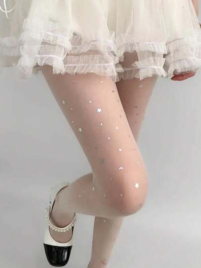 زوج من جوارب نسائية شفافة مطبوعة بنجوم لامعة، جوارب رفيعة بدون غرز، شعور عاري بجوارب بيضاء جذابة، جوارب سوداء نقية