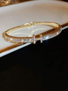 1pc Luxury Elegant H-Letter Micro-Inlaid Zirconia Bracelet, Suitable For Daily Commute And Dates - Gold - View 1