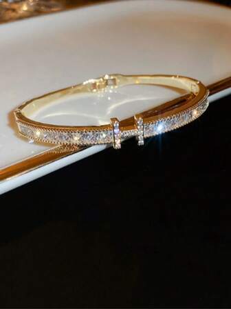 1pc Luxury Elegant H-Letter Micro-Inlaid Zirconia Bracelet, Suitable For Daily Commute And Dates