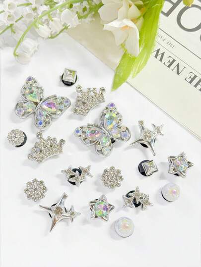 17 Stücke Schuh-Charms in Silber mit Schmetterling-, Stern- und Herzform, geeignet für perforierte Damensandalen, Pantoffeln und Strandschuhe als DIY-Accessoires